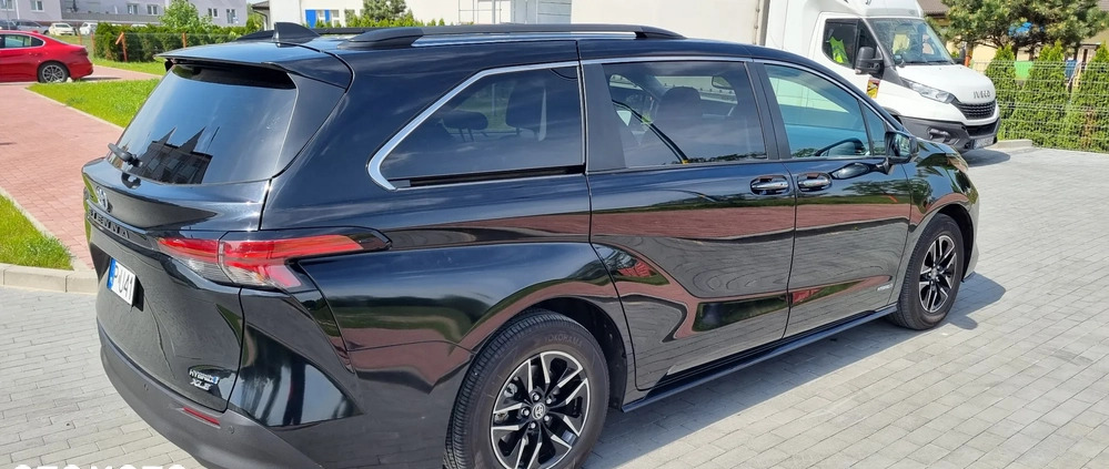 Toyota Sienna cena 214000 przebieg: 45000, rok produkcji 2021 z Turek małe 254